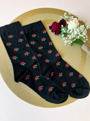 جوراب ساق بلند طرح گل سرخ