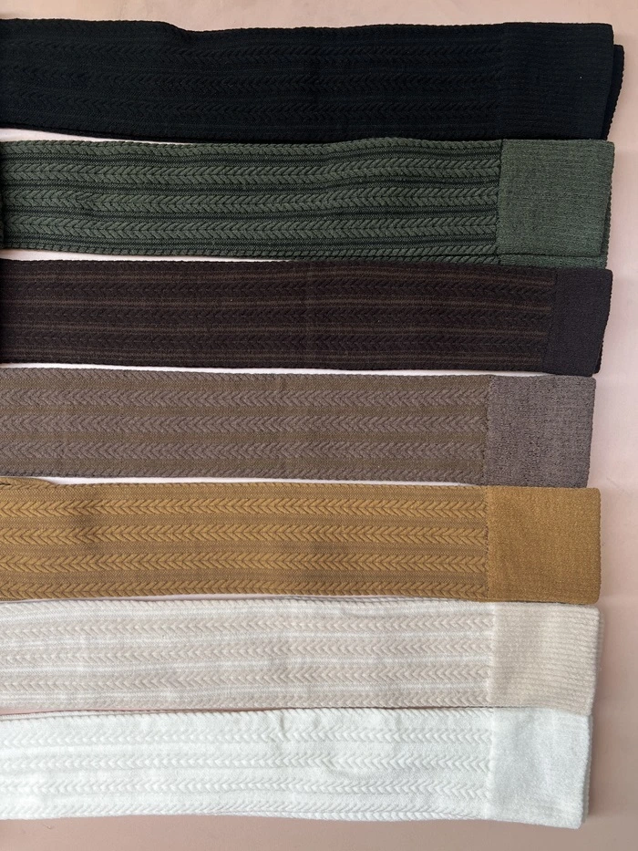 جوراب ساق بلند بالا زانو زنانه طرح گندمی برجسته 3 جوراب ساق بلند بالا زانو زنانه طرح گندمی برجسته