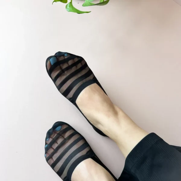 جوراب زنانه کالج توری طرح راه راه - Image 6