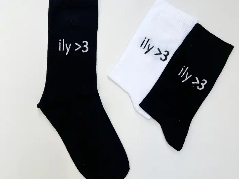 جوراب ساق بلند طرح ily >3 (آی لاو یو) یونیسکس