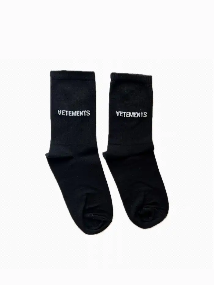جوراب ساق بلند طرح Vetements یونیسکس 1 جوراب ساق بلند طرح Vetements یونیسکس