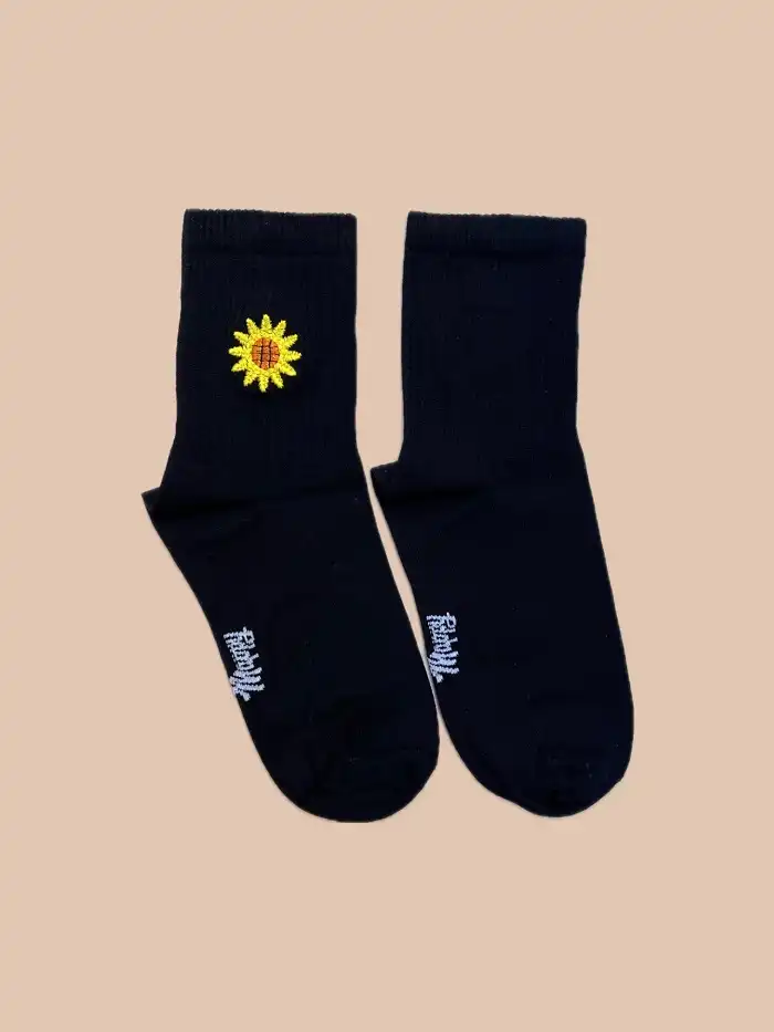 جوراب نیم‌ ساق زنانه گلدوزی طرح آفتابگردان