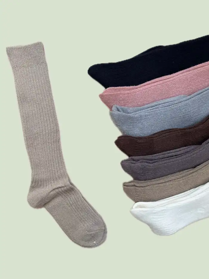 جوراب زیر زانو زنانه بافت کبریتی 2 جوراب زیر زانو زنانه بافت کبریتی