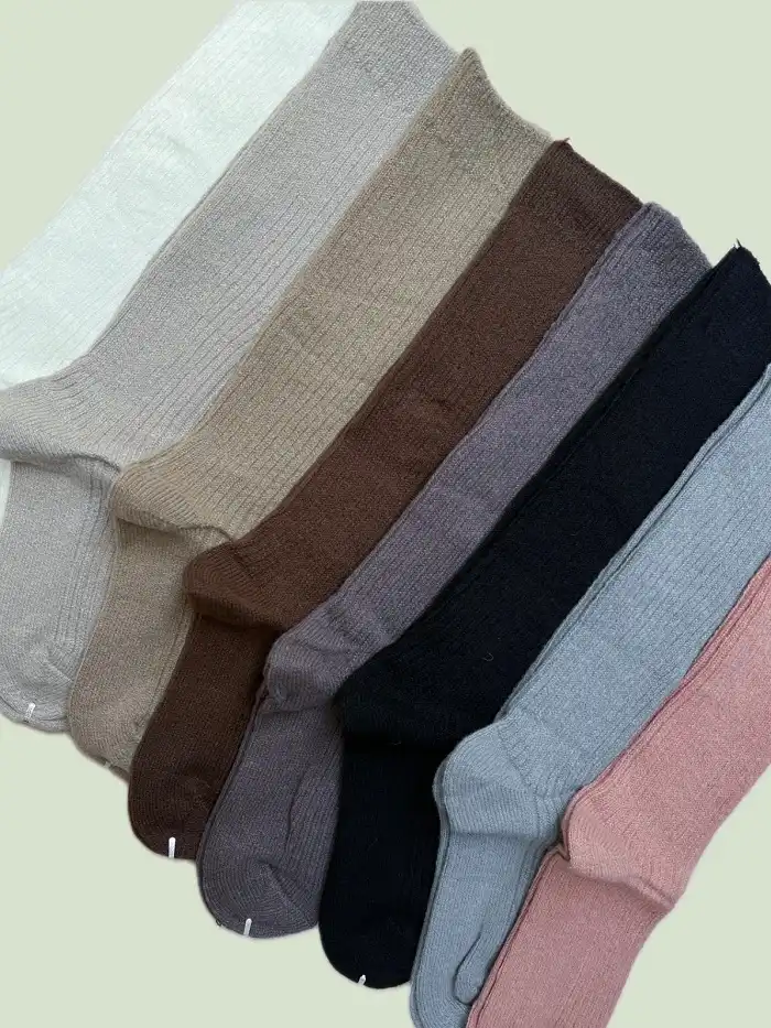 جوراب زیر زانو زنانه بافت کبریتی 3 جوراب زیر زانو زنانه بافت کبریتی - Image 3