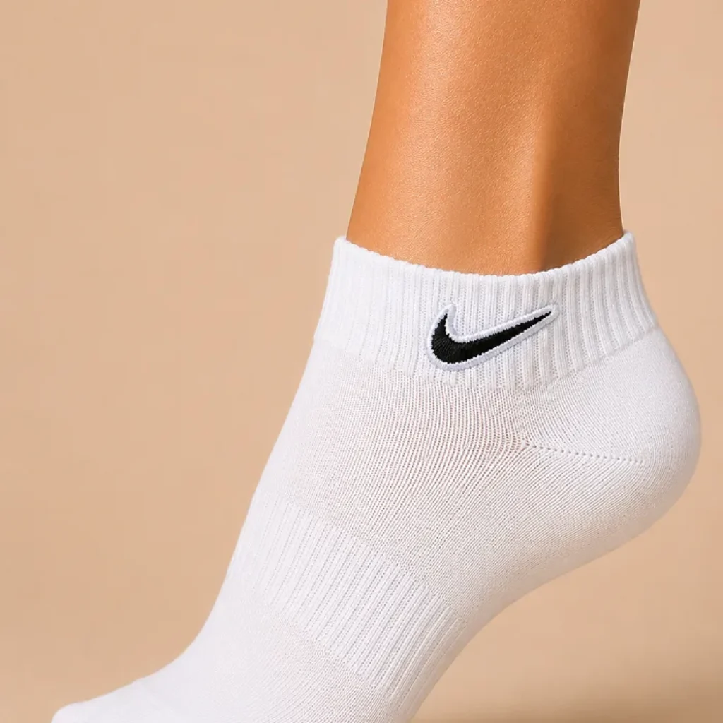 جوراب مچی طرح گلدوزی نایک